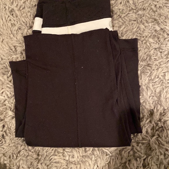 Lululemon yoga pants, great condition and barley worn - Picture 4 of 4